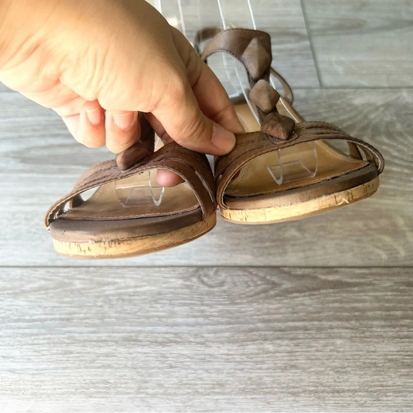 Clarks Brown Leather T Strap Wedge Heel Sandals - Picture 5 of 14